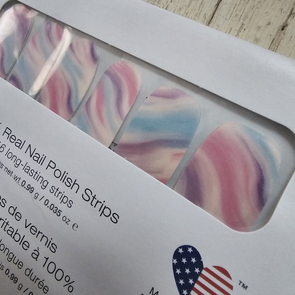 Color Street Cotton Candy Swirl - Picture 7 of 9